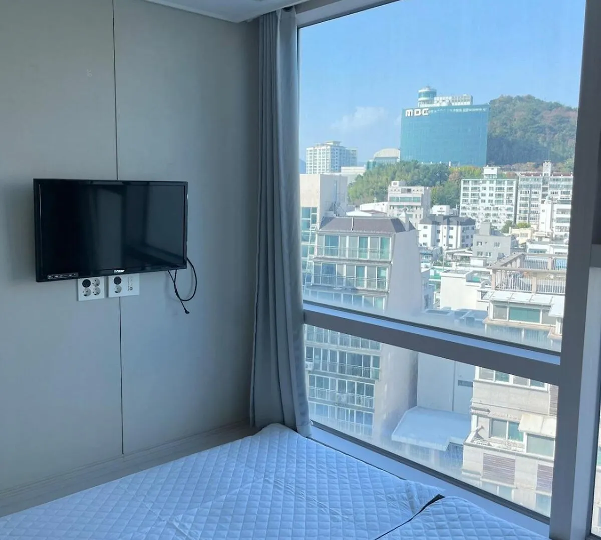 # Special Hotpl Central Location & Gwangalli Beach 3-Minute Walk & Mountain View Busan Apartment
