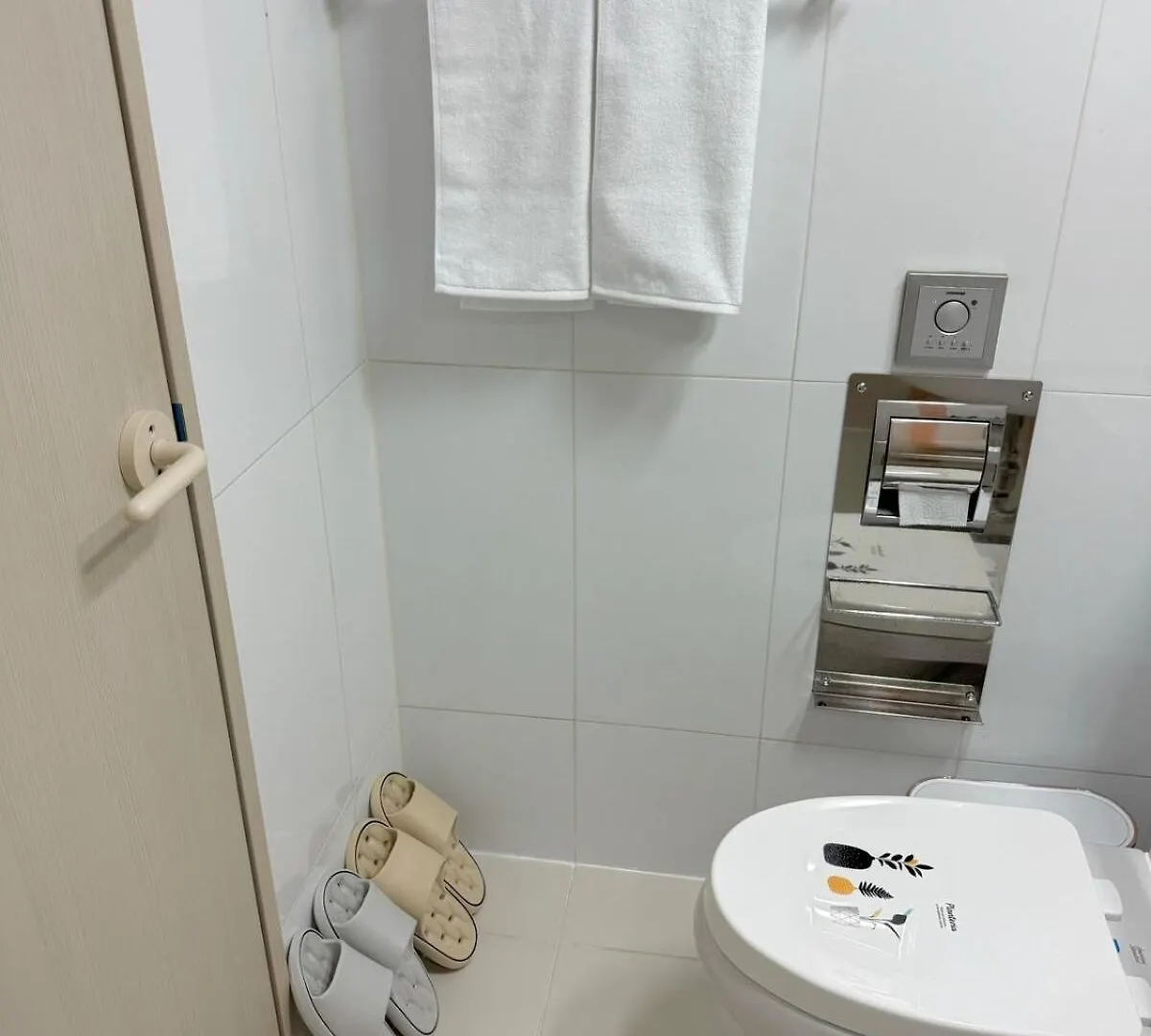 # Special Hotpl Central Location & Gwangalli Beach 3-Minute Walk & Mountain View Busan 0*,