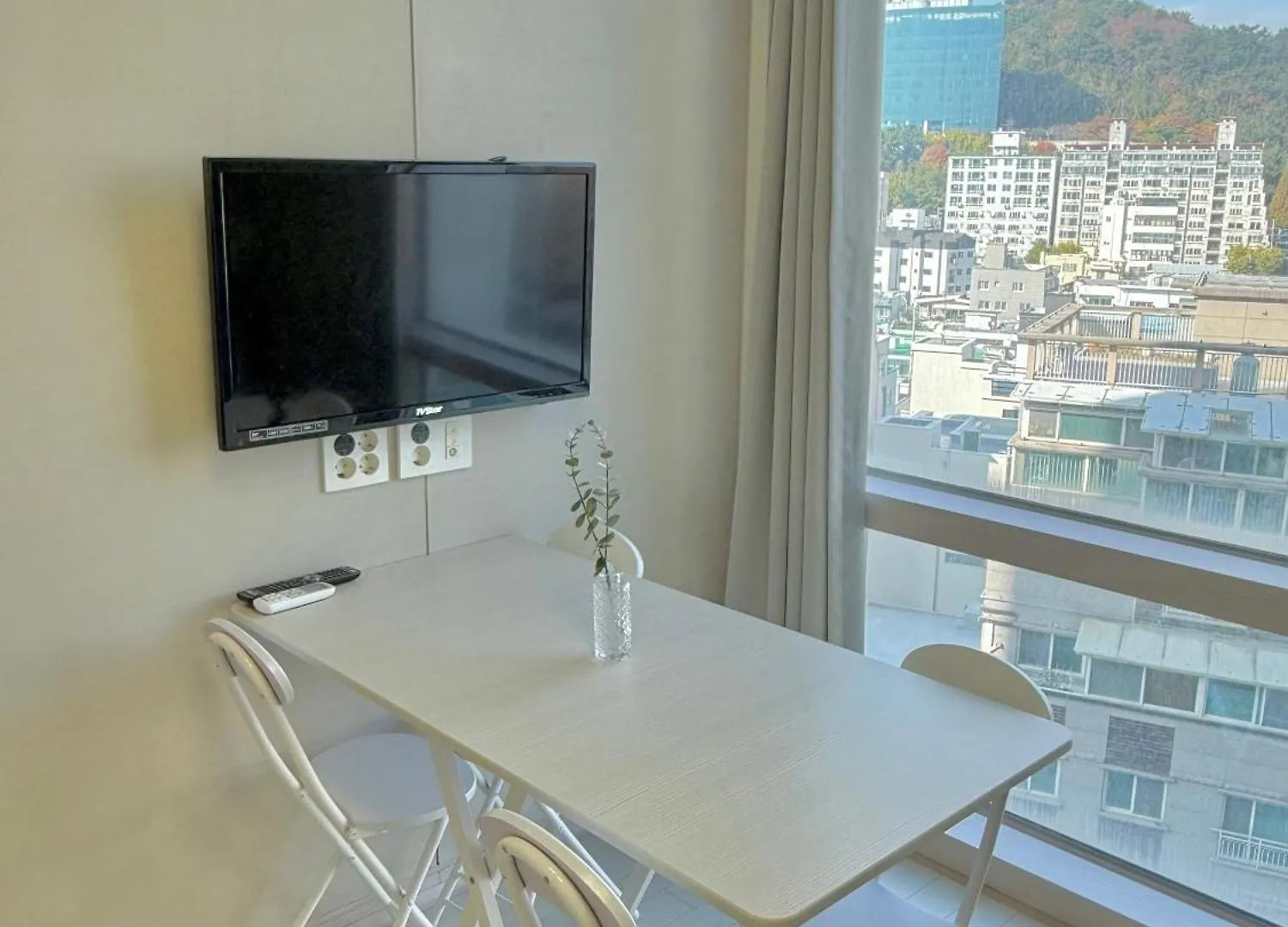 # Special Hotpl Central Location & Gwangalli Beach 3-Minute Walk & Mountain View Busan Apartment